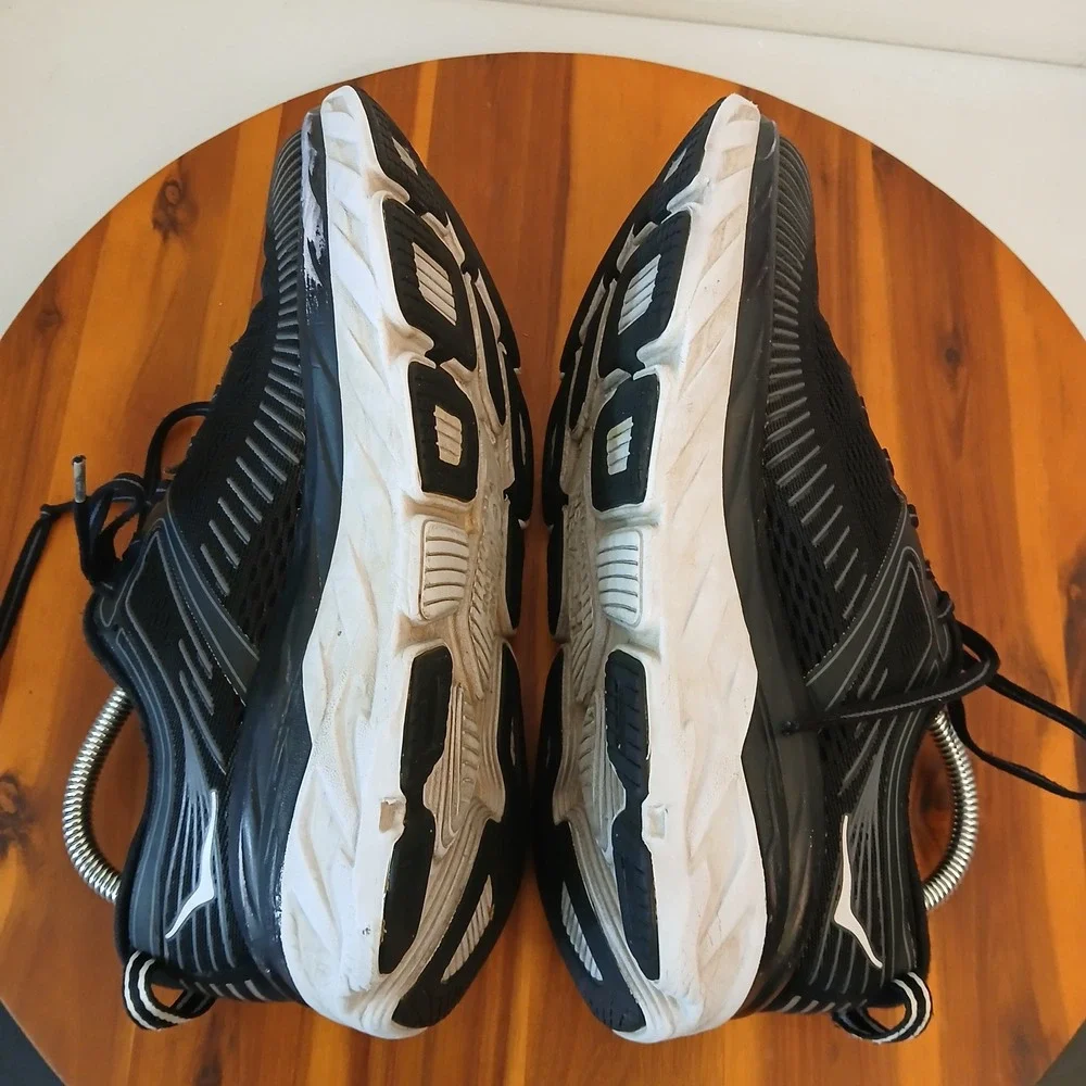 Hoka One One Bondi 7 Womens 9.5 Black White Running Shoes Sneakers 1110519 BWHT